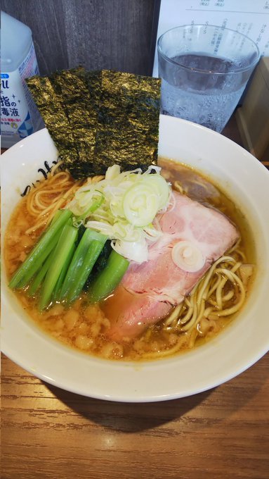 ワクチンを打った俺には栄養が必要なのだ
山椒豚骨醤油ラーメンに背油肉味噌ニンニク御飯 