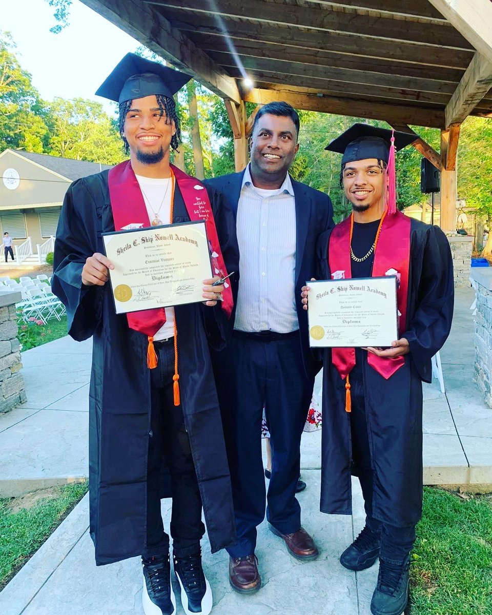 NowellAcademy's tweet photo. 2022 Nowell Graduates! 🙌🏽 https://t.co/i5DLFLNcPO