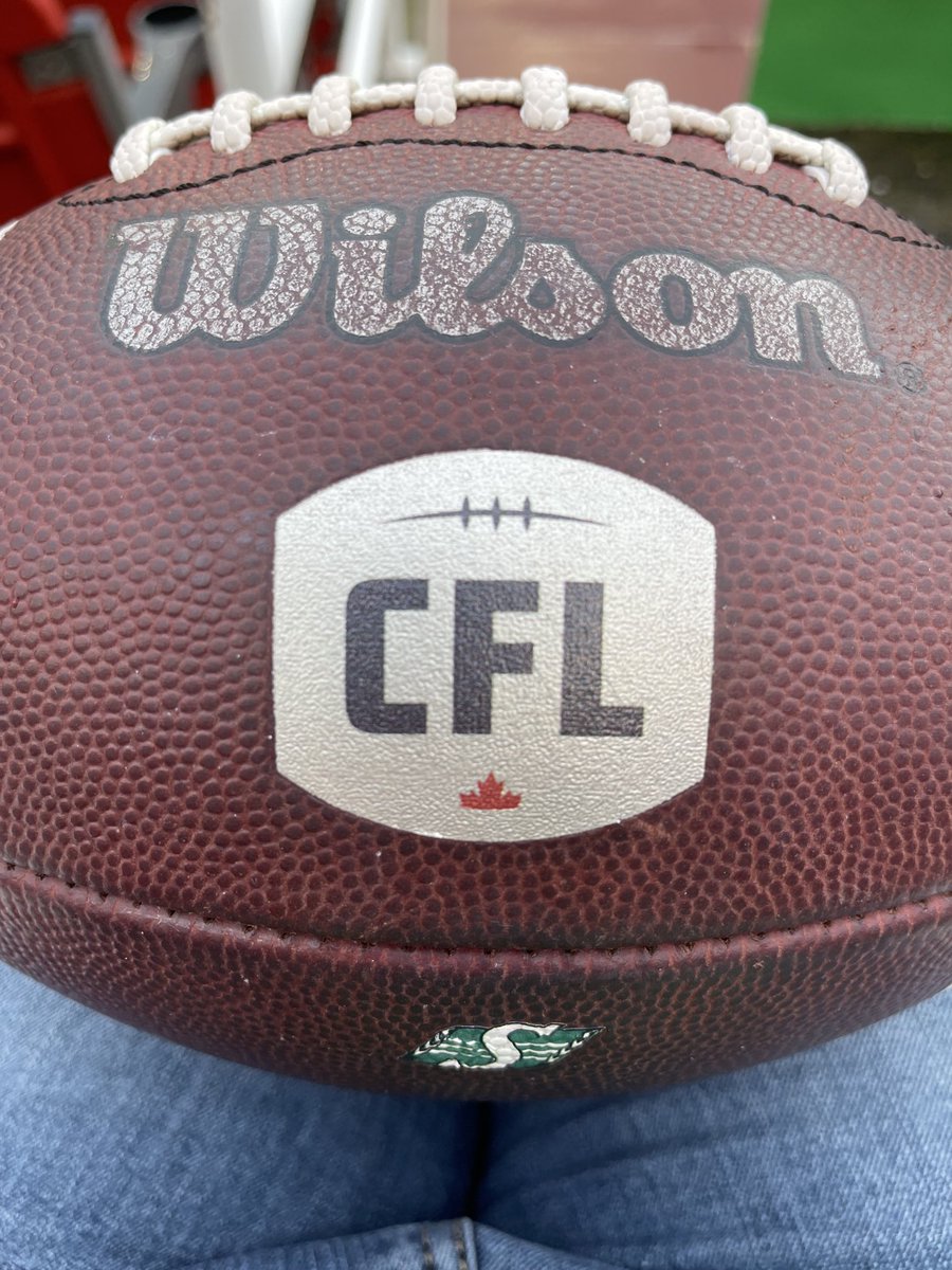 Creeks2013's tweet photo. I love the ⁦@CFL⁩ and this is one reason why. #DukeWilliams made this 10 year old boy from Regina left with no words when a game of catch led to this gift. ⁦A hard loss tonight but a big win with this guy. We impact people every day; ⁦@sskroughriders⁩ are gems. 💚 https://t.co/jtawQnATiN
