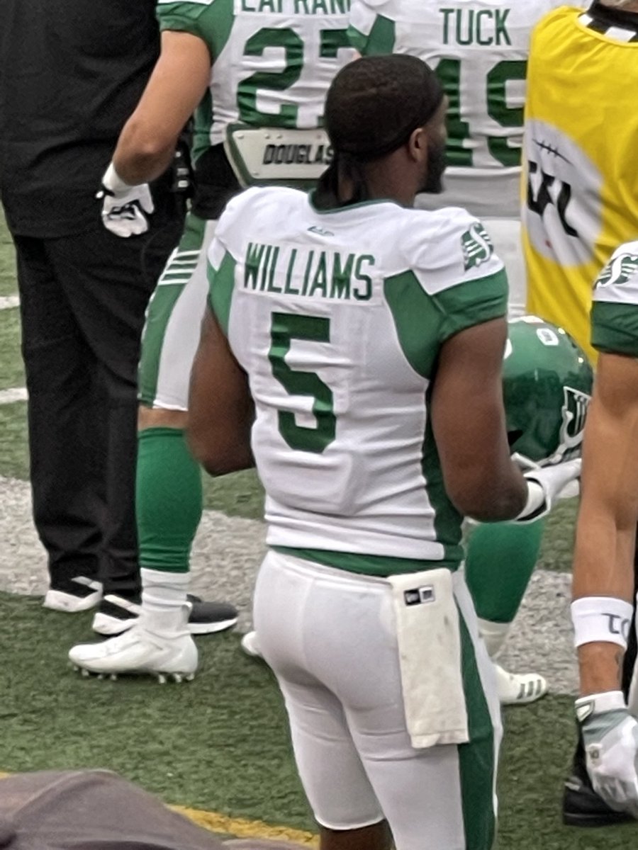 Creeks2013's tweet photo. I love the ⁦@CFL⁩ and this is one reason why. #DukeWilliams made this 10 year old boy from Regina left with no words when a game of catch led to this gift. ⁦A hard loss tonight but a big win with this guy. We impact people every day; ⁦@sskroughriders⁩ are gems. 💚 https://t.co/jtawQnATiN
