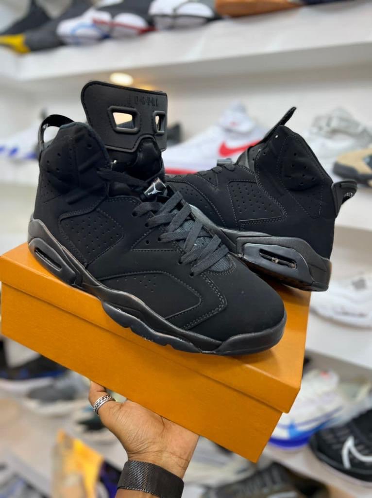 JimmyDionis's tweet photo. Air Jordan bei 85000 https://t.co/cMEdESbcLF