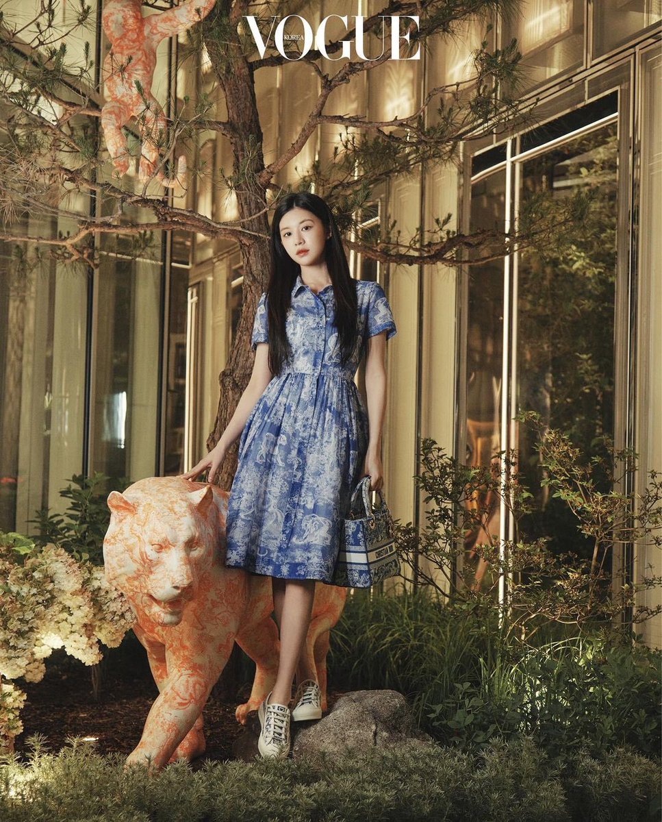 foryounjung's tweet photo. go youn jung x christian dior for vogue korea https://t.co/u1h62H1NTu