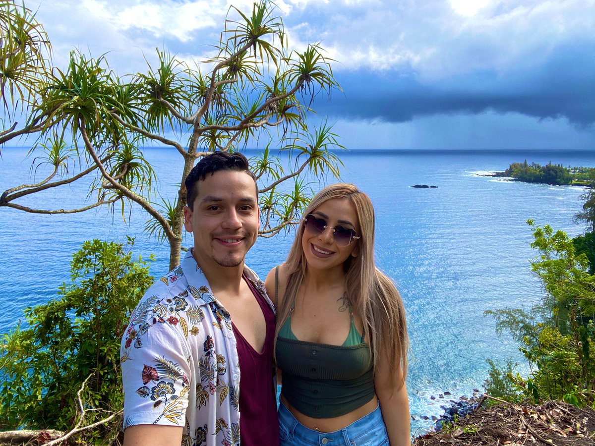 daman_mr's tweet photo. Road to Hana definitely lived up to the hype. The grub, the sights and nearly scraping cars in the single lanes on a mountainside will not be easily forgotten. Wifey and I made some awesome memories. Id highly recommend to hit it when in Maui🤙🏼🌺 https://t.co/UNDxukbxQJ
