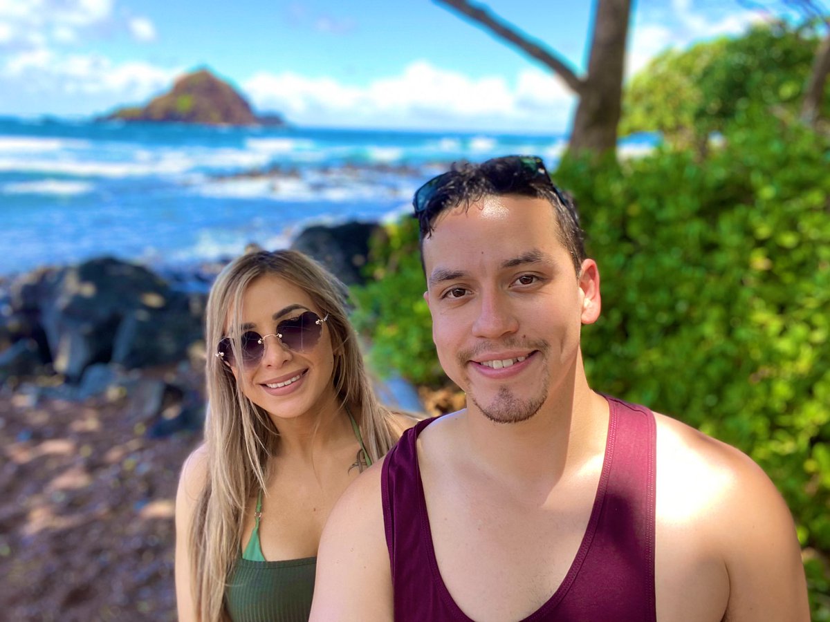 daman_mr's tweet photo. Road to Hana definitely lived up to the hype. The grub, the sights and nearly scraping cars in the single lanes on a mountainside will not be easily forgotten. Wifey and I made some awesome memories. Id highly recommend to hit it when in Maui🤙🏼🌺 https://t.co/UNDxukbxQJ