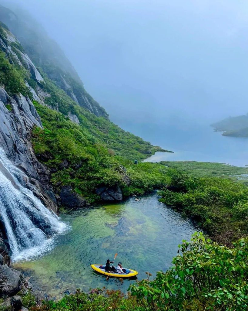 ApedaRondo's tweet photo. Newly included best thing about in Seven Lakes are Kayaking. 😍🥰❤️💜💕🏕🐟

Trekkers may enjoy soothing kayak ride over the lake where experts take you to the thrilling site.

For next booking contact @JimuMele @SajaniMipi https://t.co/rMYFKT5plH