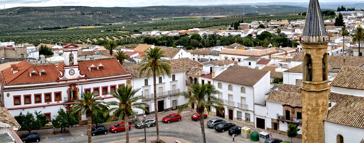 ¡Buenos y rurales días desde #Lopera en la Campiña Norte de Jaén!👩‍🌾👩‍🌾

👉🏼<a href="/djgarciaostos/">@djgarciaostos</a> pdte. ARA se reúne con el resto de representantes de la #JuntaDirectivaDeARA en esta localidad jiennense

🏰Con una gran anfitriona <a href="/isabel_uceda/">Isabel Uceda Cantero \❤</a>, alcaldesa de #Lopera y pdta <a href="/prodecan/">ADR PRODECAN</a>