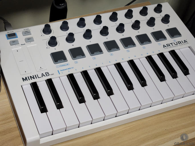 GearankMI's tweet photo. Audio engineer Raphael Pulgar reviews the Arturia MiniLab MkII that he uses in his studio:
https://t.co/5F6CdiCoVo

@ArturiaOfficial #Arturia #ArturiaMiniLabMkII #MiniLabMkII #MIDIController #MIDIKeyboard https://t.co/UUmoVZYcxV