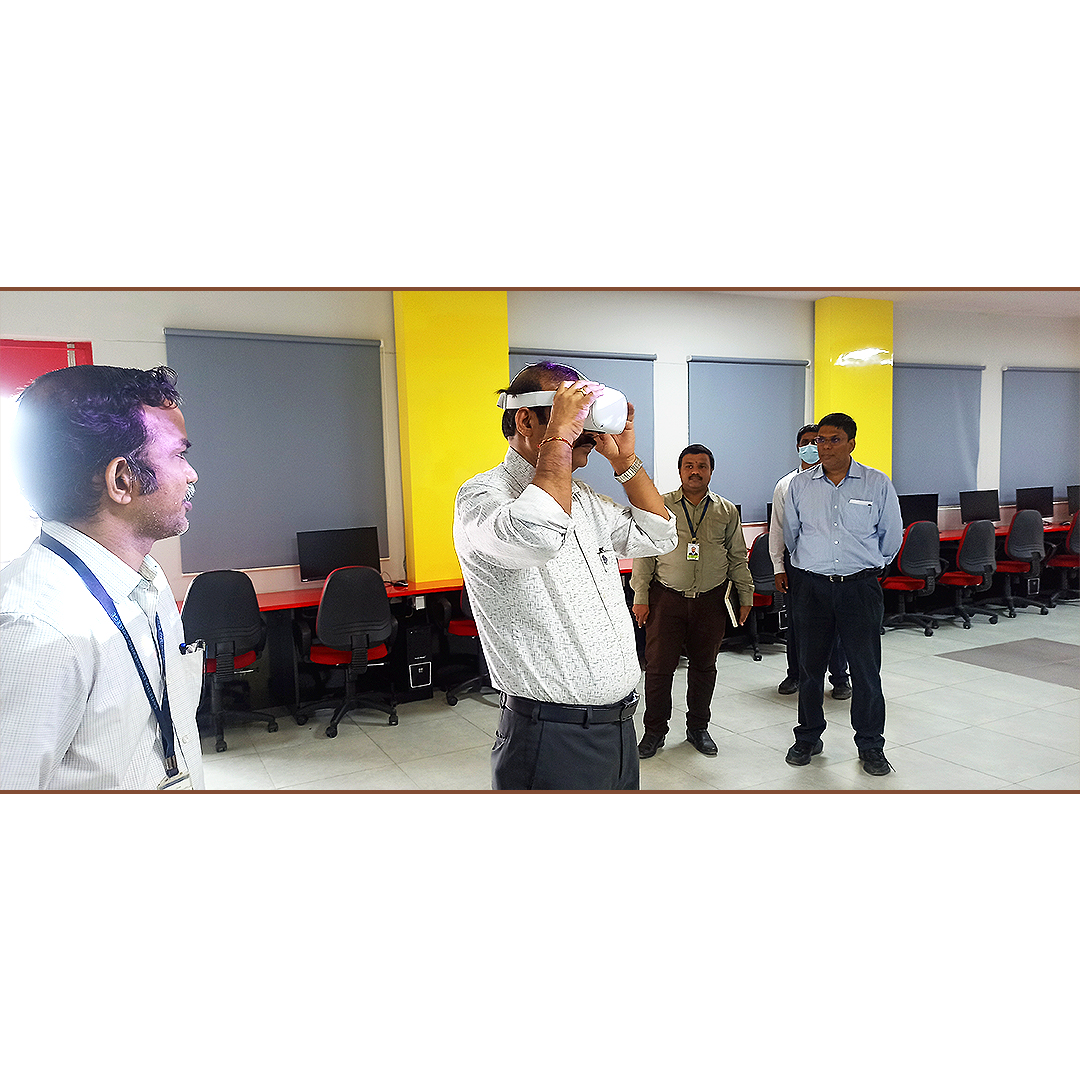 SaveethaSEC's tweet photo. 𝗠𝗿. 𝗥𝗮𝗺𝗲𝘀𝗵 𝗣𝗿𝗮𝗯𝗮, a renowned educationist &amp; a well-known Media personality of Corporate India visited 𝗦𝗘𝗖 campus on 23.06.2022. He visited highly sophisticated and cutting-edge 𝟭 𝗖𝗿𝗼𝗿𝗲 𝘄𝗼𝗿𝘁𝗵 𝗥𝗼𝗯𝗼𝘁𝗶𝗰𝘀 &amp; 𝗔𝘂𝘁𝗼𝗺𝗮𝘁𝗶𝗼𝗻 𝗟𝗮𝗯𝘀.
#rameshpraba https://t.co/GRLlUZ4PXF