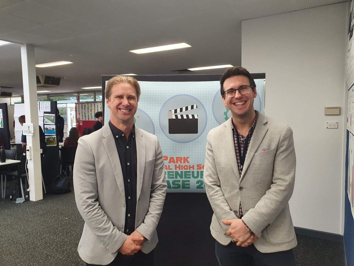 What a great start to a Friday! Working with super inspiring entrepreneurial students at Banksia Park International School. We love working with schools!

Accidental matching outfit with Assistant Principal Ceri Jones 👍🏽 😃 

#Entrepreneurship #Innovation #Mentoring #Business