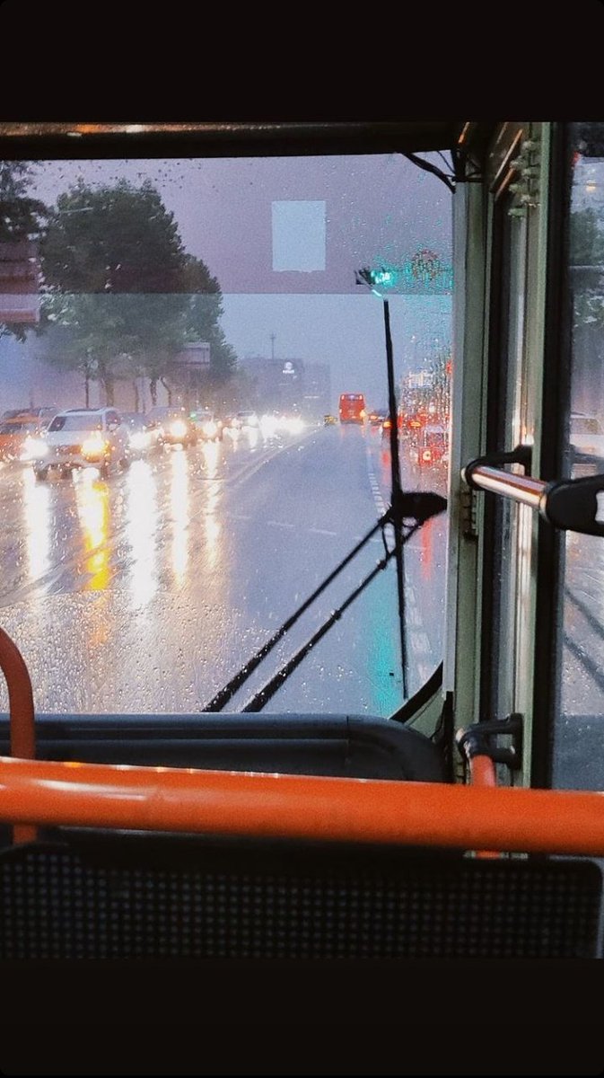 MalviRm's tweet photo. #10
✅#Namjoon en autobús🚍un día☔ #10MStarsForRM 🥰
✅ #KimTaehyung camino a la semana de la moda en Paris🗼revolucionando Francia, todo un👑 despidiendo a #ARMY
✅Se lanzo #LeftandRight #CharliePuth y #Jungkook temazo🎉🎶🎵El Mv perdido por un tiempo en el espacio😂 @BTS_twt https://t.co/tAN7CybtNJ
