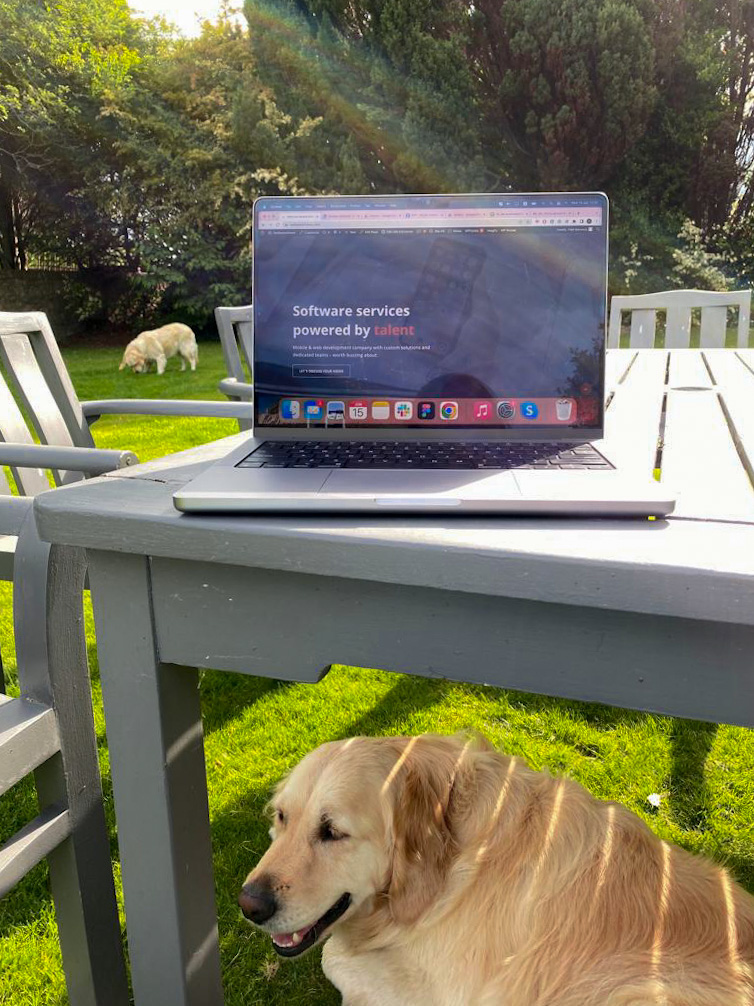 RedbeeSoftware's tweet image. Holly bees, we are so happy about our remote office!
Sunny memory from last week, while in Dublin for #DTS, where Isa managed to be productive and enjoyed her time 🐝 

#redbeesoftware #remoteoffice #itcareer #dublin #officepets