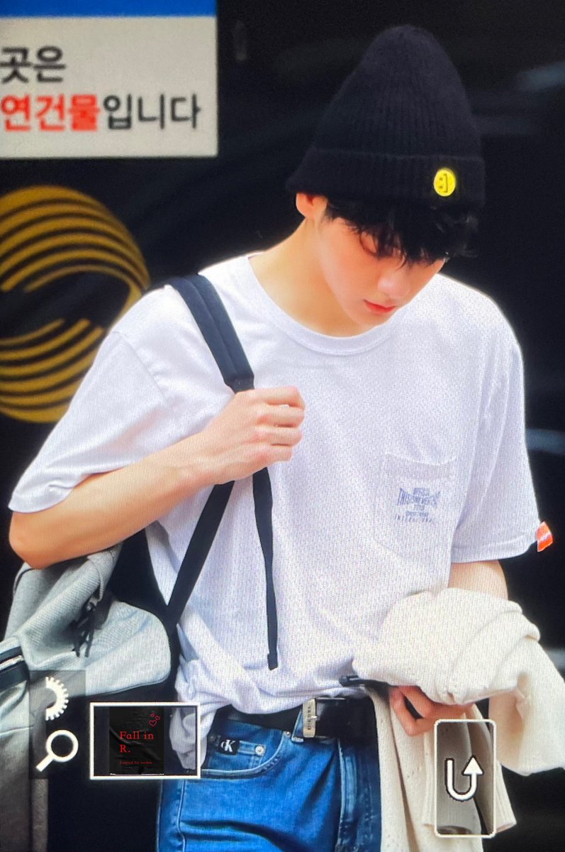 FallinReal1205's tweet photo. -
220624 

#최수빈 #수빈    #SOOBIN                 
#TOMORROW_X_TOGETHER    
#TXT    #투모로우바이투게더 https://t.co/7pcLAWifN7