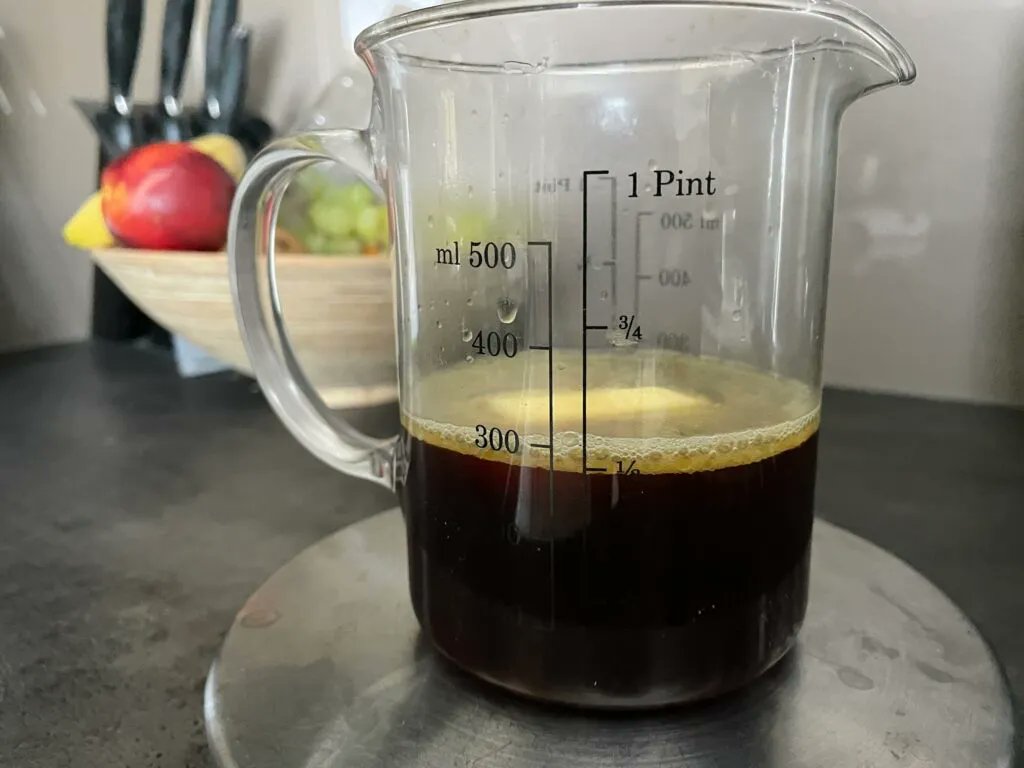grasacz's tweet photo. Kolem Neprůstřelné kávy se vedou dost divoké diskuze...

📝 spekuluje se o správném názvu
☕️ nejlepším receptu
💪 jestli po ní zhubnete
🧮 kolik má kalorií 
...a tak dále

Tak jak to tedy je? Dozvíte se v novém článku! 👉 https://t.co/9cOUGIbTVE https://t.co/JVFwjo05Yt