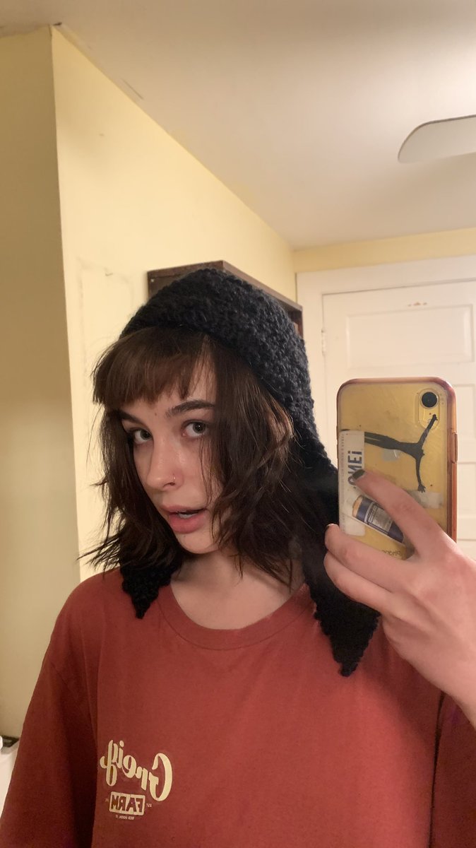 arelatweets's tweet photo. just made a shitty little (bunny ear reminiscent) hat https://t.co/LxJQI9ux3m