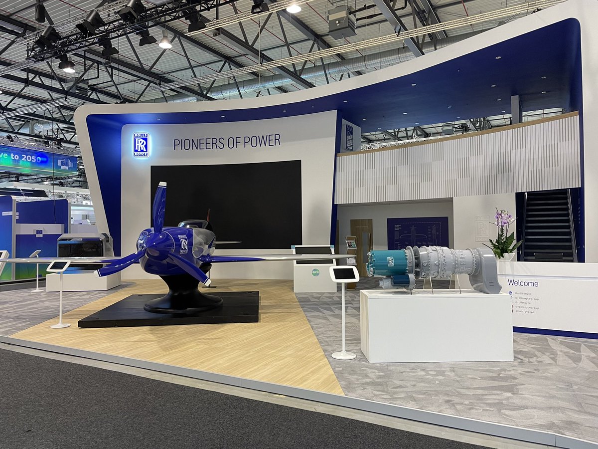 Guten Morgen, #ILA2022. Meine Kolleginnen&amp;Kollegen bereiten den Stand vor für Messetag 3 und wir freuen uns schon auf zahlreiche Besucher. Kommt vorbei an Stand 4/340. #ILA22 <a href="/ILA_Berlin/">ILA Berlin - Pioneering Aerospace</a> <a href="/MesseBerlin/">Messe Berlin</a> <a href="/bdlipresse/">BDLI e.V.</a>