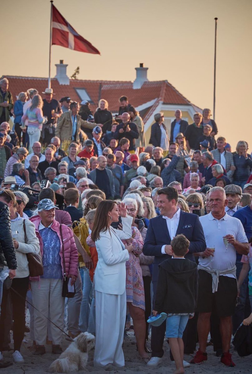 ChristinsQueens's tweet photo. 📍 Skagen 

📸 #detdanskekongehus 

#PrincessMarie https://t.co/FgHx9WQakb