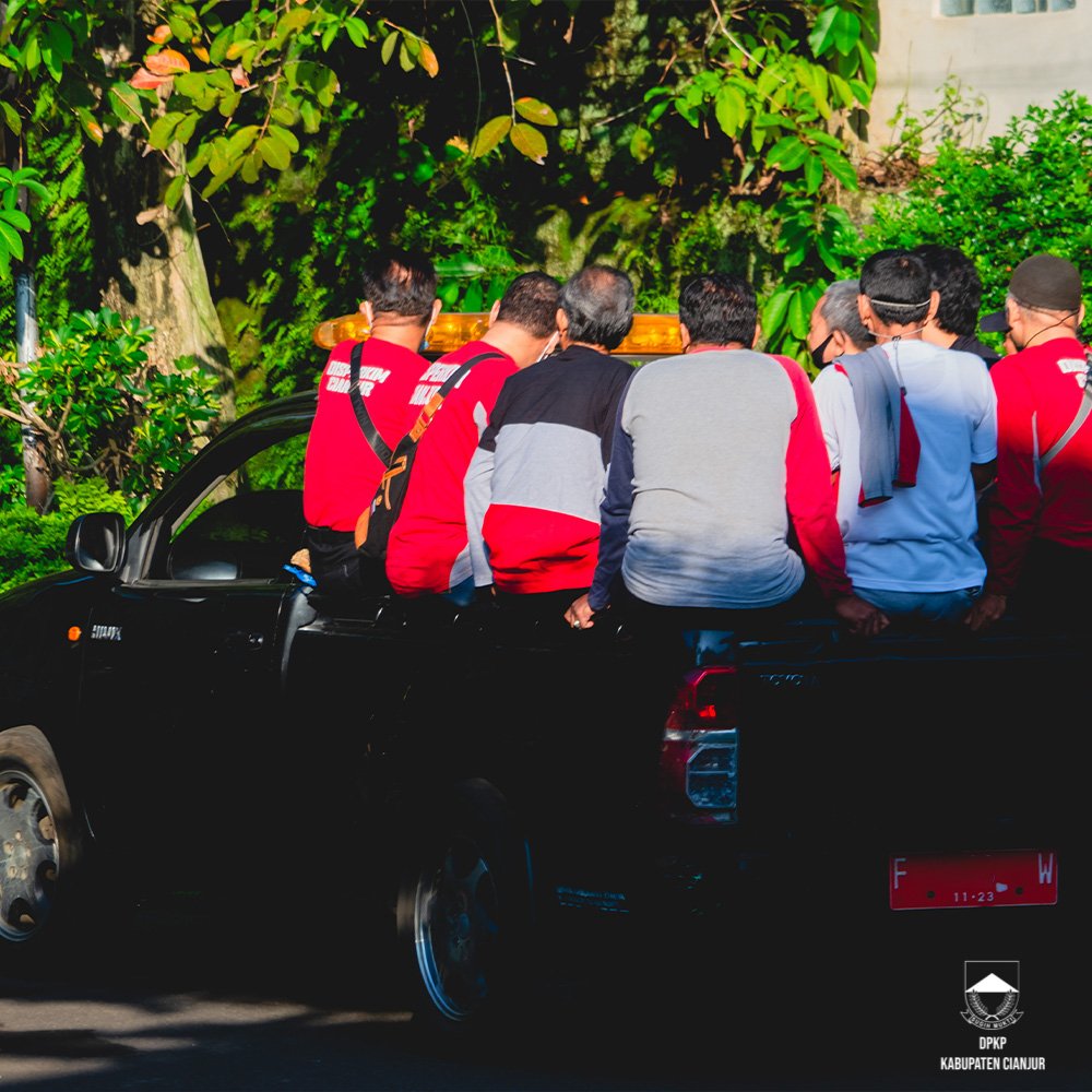 dpkppcjr's tweet photo. Setiap Hari Jum'at, semua Dinas di Kabupaten Cianjur rutin melakukan Operasi Jum'at Bersih atau biasa disebut "Jumsih". Dinas PKP melakukan Jumsih di Area Jalan Arif Rahman Hakim

@H_HermanCianjur

#cianjur #cianjurmanjur #jumsih #DPKP

Foto oleh : @taufandwiprasetya https://t.co/0LNCXJOt5h