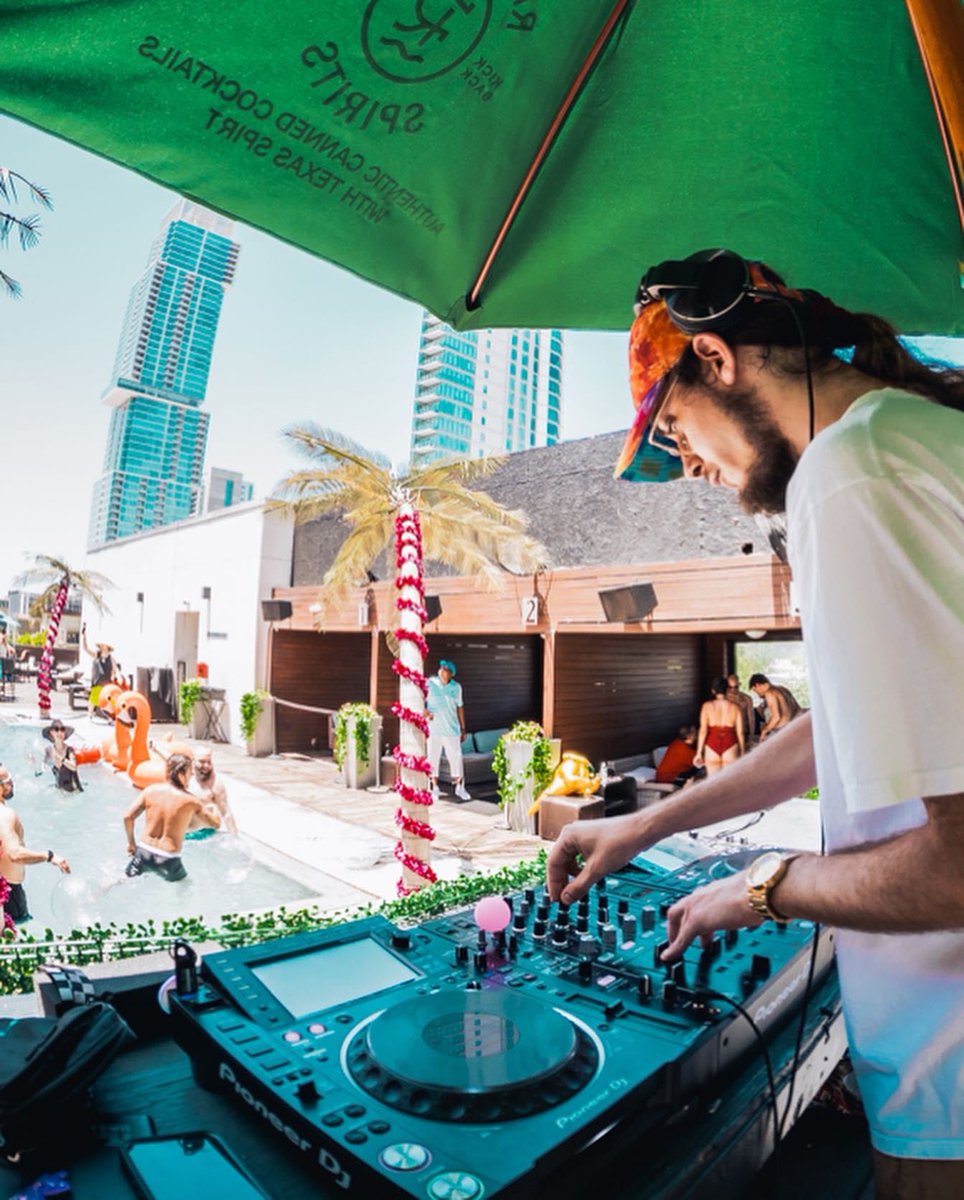 BadDancerUS's tweet photo. Splash House was suuuuuuch a vibe 💦🥵
#GodSavetheQueen #GodSavetheRave #HouseOfTones #RioDayclub #AustinTx https://t.co/jL1QalZbrA