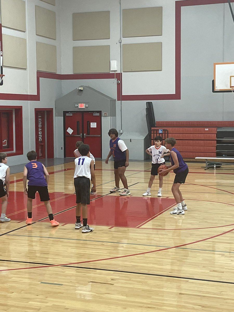RocketsRNQhoops's tweet photo. JV White 2-0 last night! 8th grade goes 1-1 today. Both groups got better! 🚀🚀🚀#HOTHOOPS @RocketAthletic @robinsonisd @risdHS @whatsnewatrjh https://t.co/32ONzrTbmQ