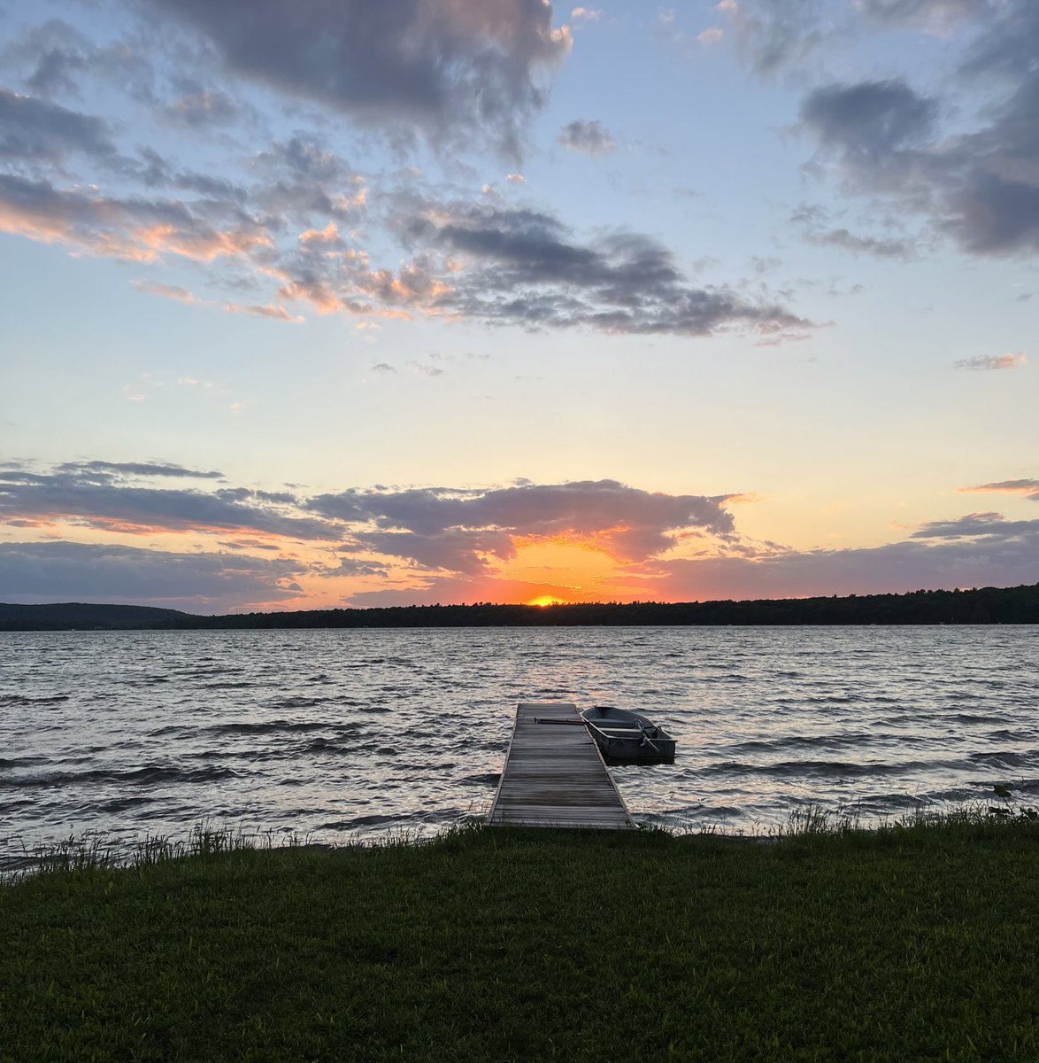 MikeMcCutch1966's tweet photo. Nursing the covid but @cate_mccutcheon helps out Papi Grande with some pick me up #sunset pics https://t.co/wV4fDcBmaI