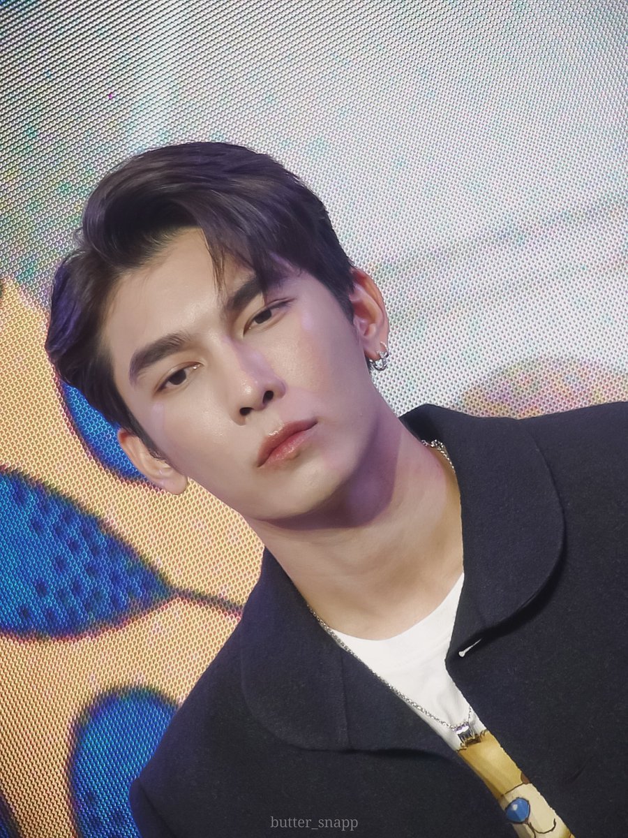 butter_snapp's tweet photo. พี่เขาดูเคลียด ๆ นะคะ 😂

#mewlions 
#มิวศุภศิษฏ์
#MewSuppasit https://t.co/lUStQWM8m3