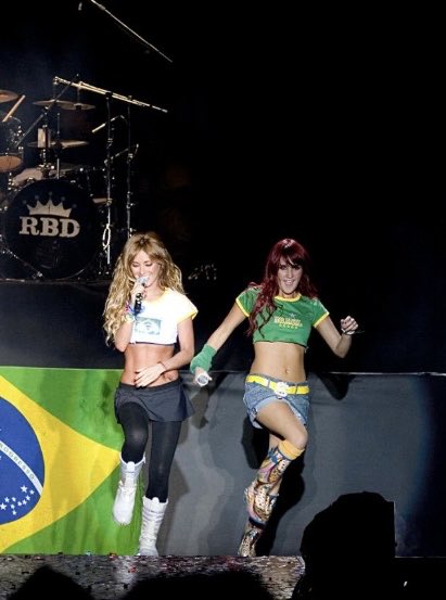 Uma foto vale mais que mil palavras!!
<a href="/Anahi/">Anahi</a> ♾ <a href="/DulceMaria/">Dulce Maria</a> 
❤️🇧🇷