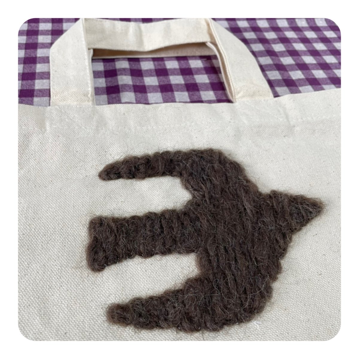 kotorishop's tweet photo. ことりShopです。
ふわふわモフモフ小鳥のアップリケのミニトートバッグの新作ができました。
生地は丈夫で素材���のあるキャンバス生地。
こちらから→https://t.co/DOdqbebRhB
他にもふわふわモフモフ小鳥は、エコバッグもありますよ。
https://t.co/gAXCtX78b3
どうぞご覧くださいませ。 https://t.co/IyhCHmW4Vs