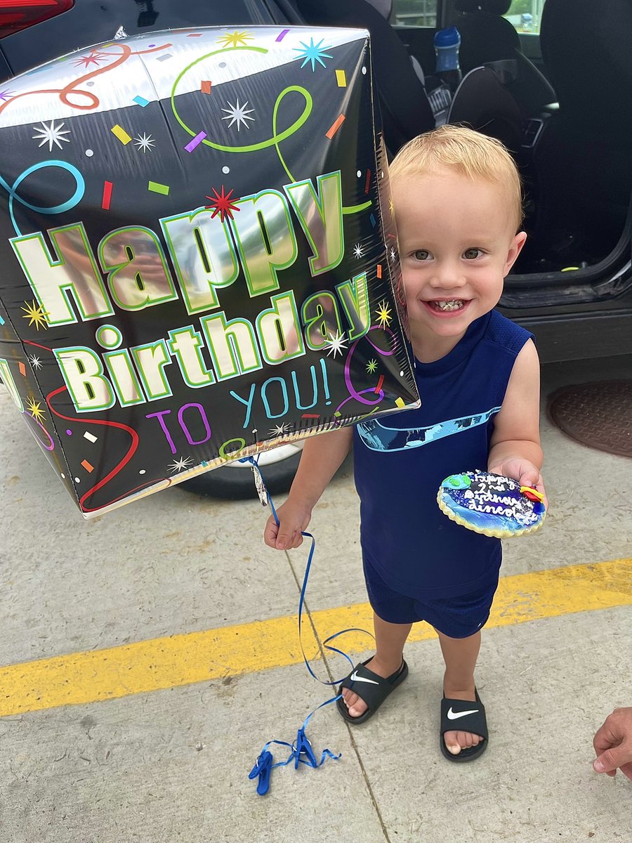 llalyssashea's tweet photo. A perfect picture of our birthday boy 🥰🤩 @djwarner5252 https://t.co/0rDi4dJHPq