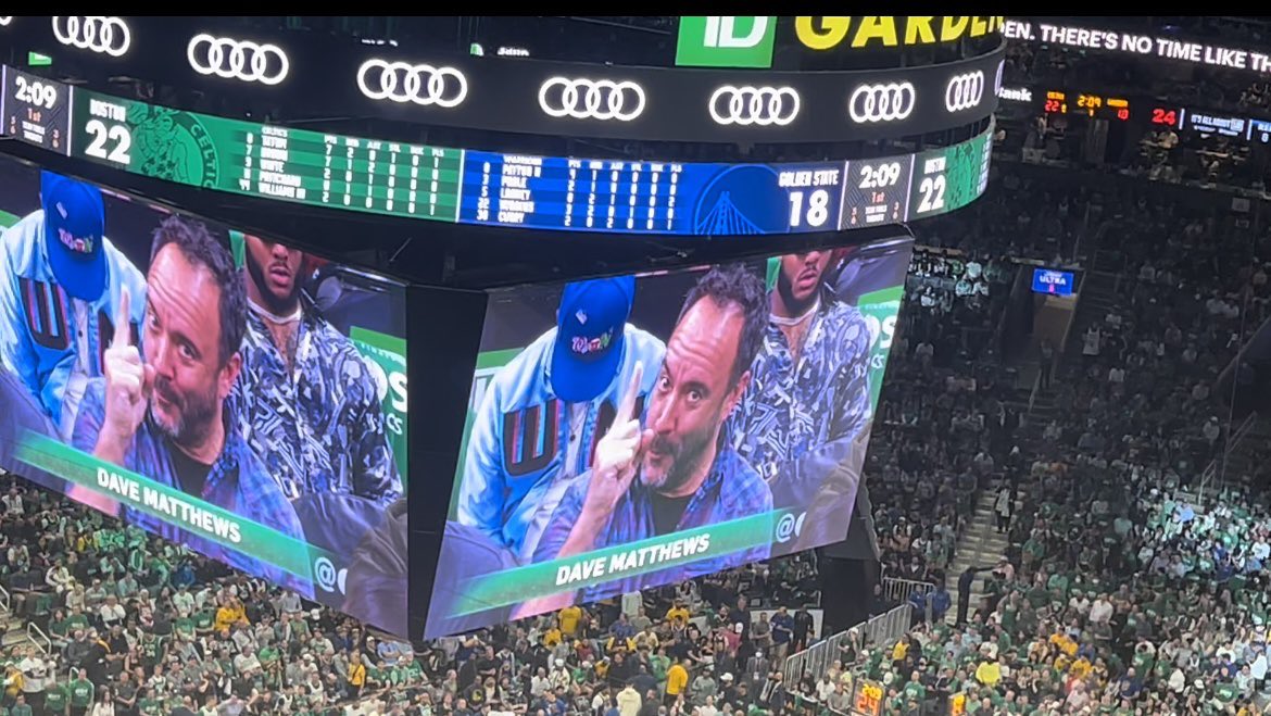Dave Matthews in attendance at the #NBAFinals tonight

📸: <a href="/ConorRyan_93/">Conor Ryan</a>