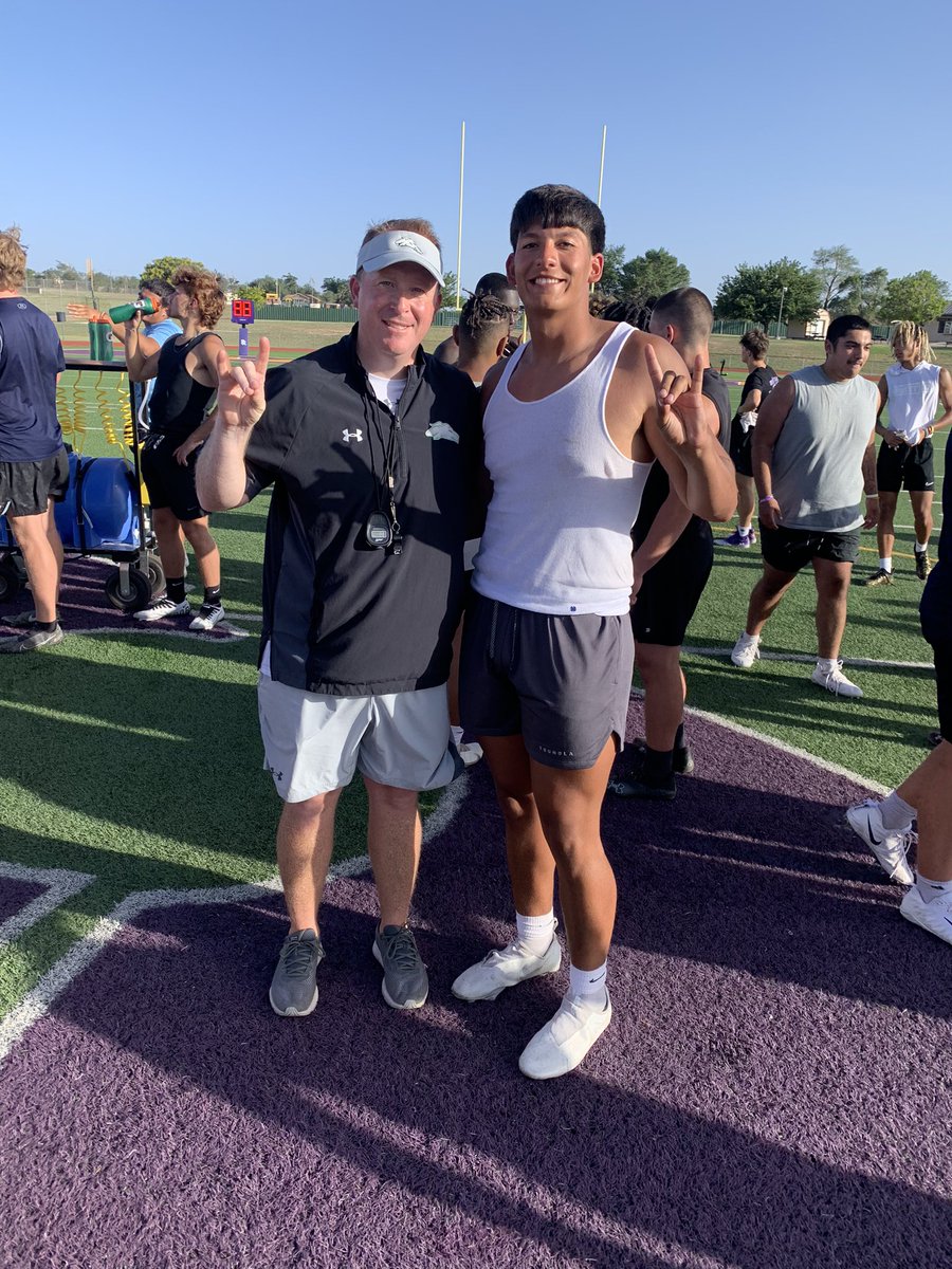 thank you for the invitation and for the great camp!! #gohounds <a href="/Coach_JDodge/">Coach Jordan Dodge</a> @HiattENMU <a href="/_Coach_McCall/">Andre McCall</a>