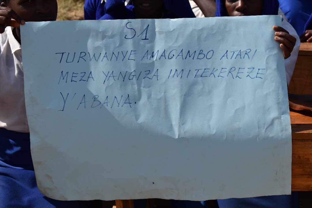 ARuhuka's tweet photo. Naho abo muyisumbuye nabo batanze ubutumwa baniyobutsa kwiha Agaciro nabo ubwabo nkurubyiruko #childrightsprotection #InternationalDayOfTheAfricanChild https://t.co/rFrJQJIBIO