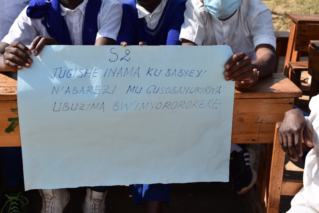 ARuhuka's tweet photo. Naho abo muyisumbuye nabo batanze ubutumwa baniyobutsa kwiha Agaciro nabo ubwabo nkurubyiruko #childrightsprotection #InternationalDayOfTheAfricanChild https://t.co/rFrJQJIBIO