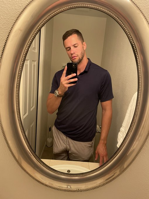 Do I go out looking like this? https://t.co/NbgQIeUajO