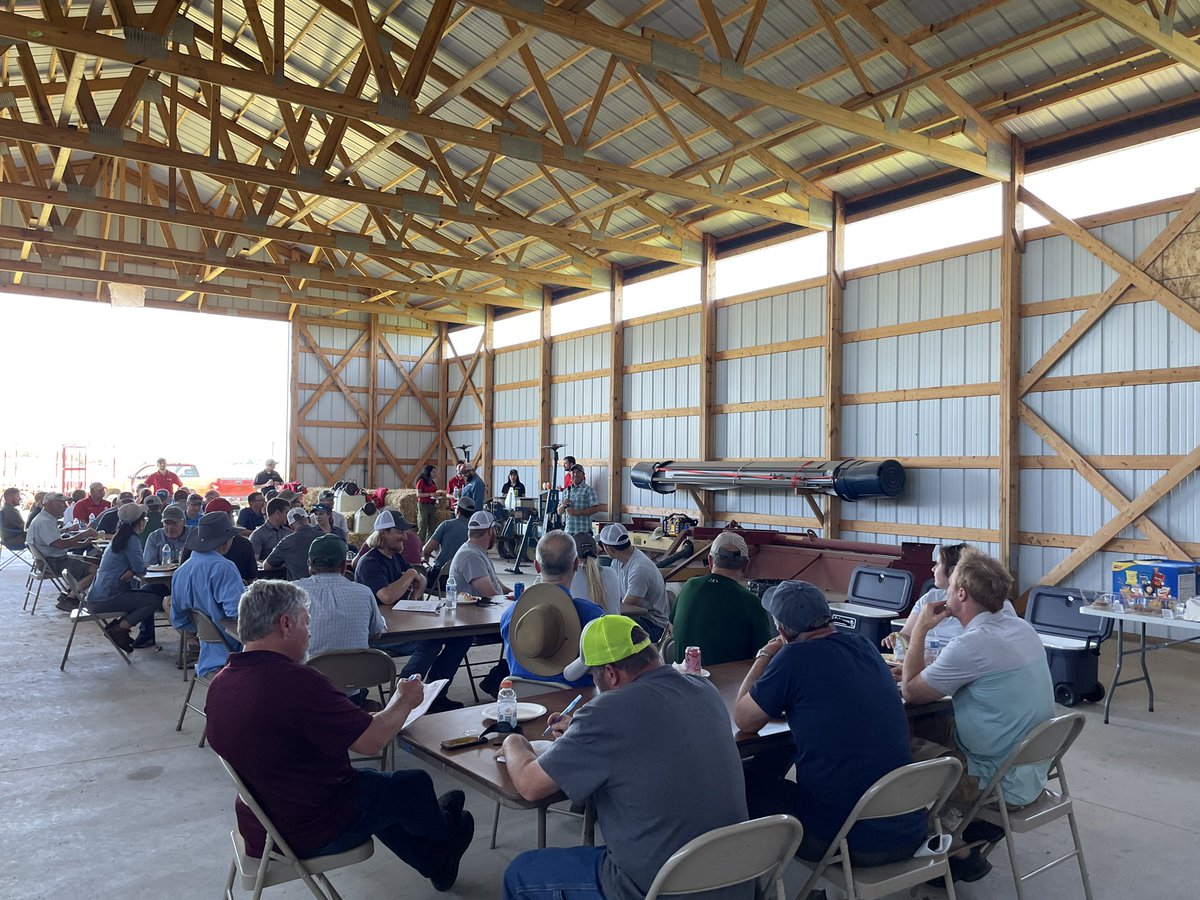 WiscWeeds's tweet photo. The 2022 #WiscWeeds Rock Co Farm Giant Ragweed Management Plot Tour is on the books! Many thanks to all involved in the organization, sponsors &amp; participants.

Stay tuned for info on our upcoming #waterhemp &amp; #covercrop plot tours (dates TBA) @arnaman6 @derff53 https://t.co/m5W8y5ckjg