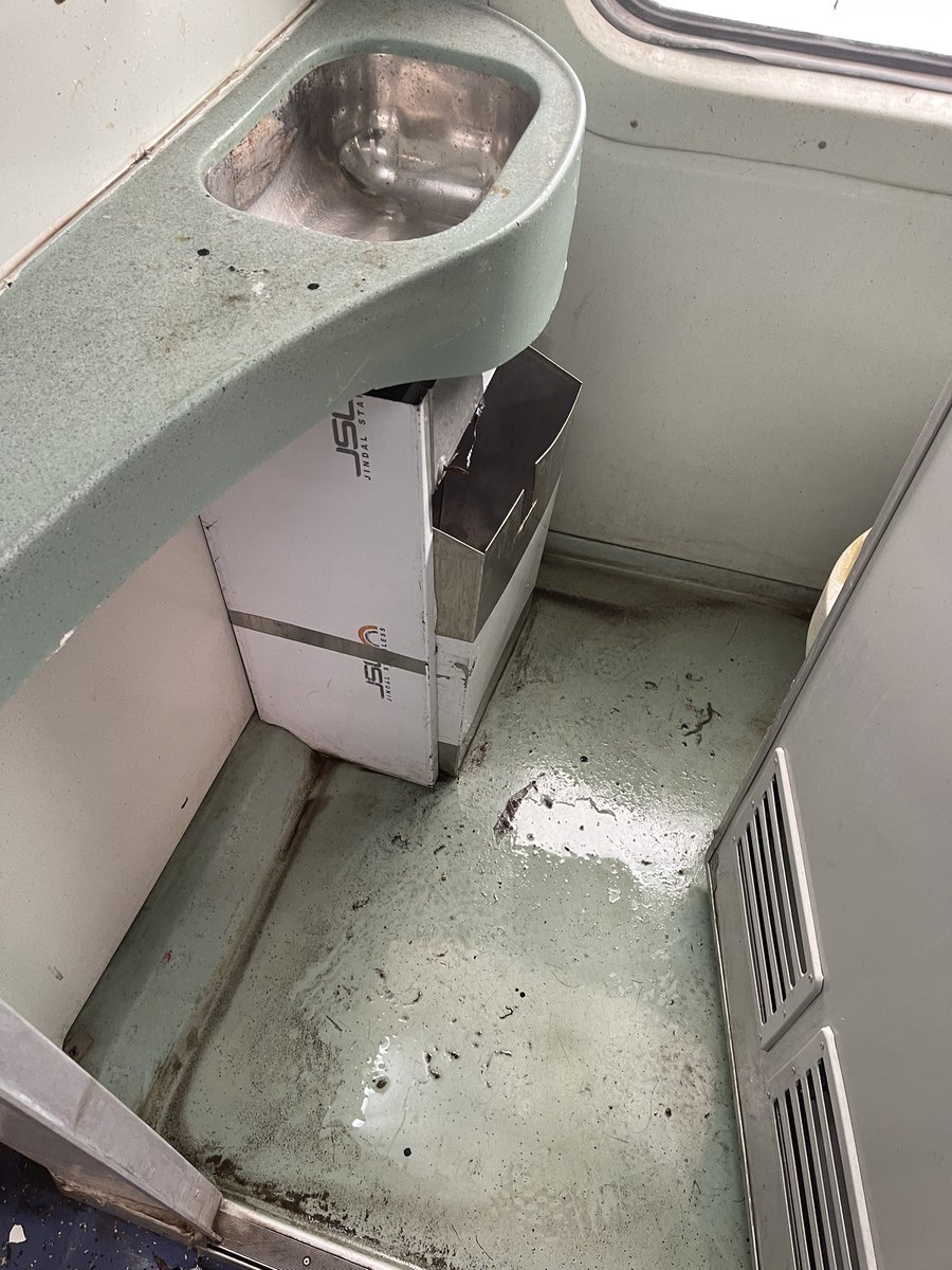 anilmarar's tweet photo. @RailwaySeva @RailMinIndia cleaning in AC compartment is now slowly deteriorating.Toilet and wash basin in 18189 express A2 coach is horrible@ https://t.co/JbhBvJy1zb