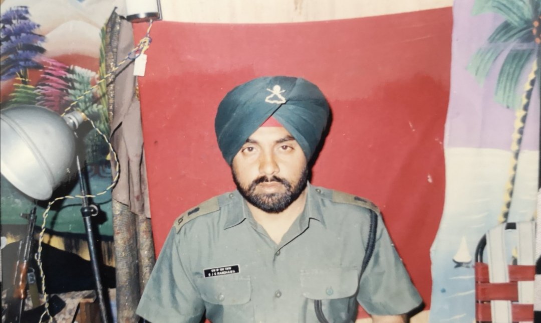 Author_SimranR's tweet photo. 25 yrs ago Maj SJS Randhawa sacrificed his life for India

25 yrs ago he saved his men

25 yrs ago tiranga had a little more red in it

25 yrs ago earth was blooming with his blood

25 yrs ago another veer's family lost all colour from their lives 

25 yrs ago

I lost my father https://t.co/QLXyGJn8bj