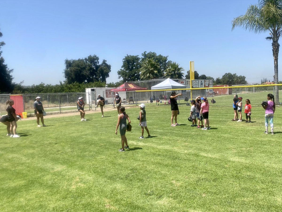 SoftballRev's tweet photo. Such an awesome week 1 of the a Wildcat Summer Camp!  There are still spots available for week 2 next week!!! Come see what it’s all about!! #REVWAY https://t.co/P0Kq7U72uV
