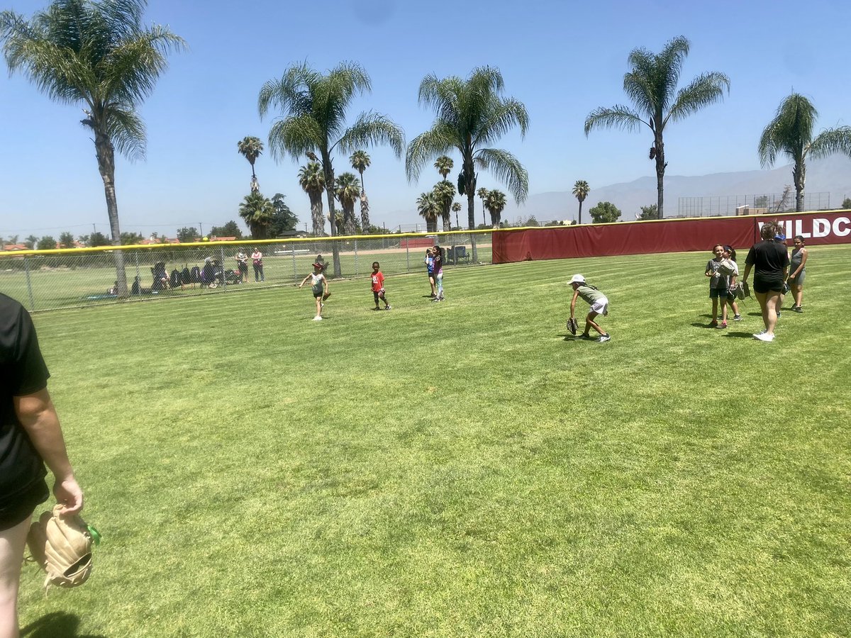 SoftballRev's tweet photo. Such an awesome week 1 of the a Wildcat Summer Camp!  There are still spots available for week 2 next week!!! Come see what it’s all about!! #REVWAY https://t.co/P0Kq7U72uV
