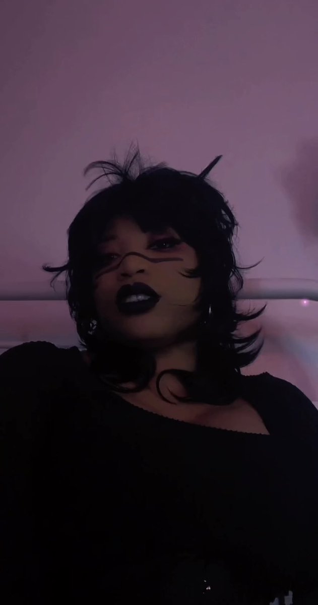 I want to start actually using my Twitter so here’s a pic from a tiktok I haven’t posted yet 🥴 #closetcosplay #choso #animemakeup #altmakeup #altblackgirl