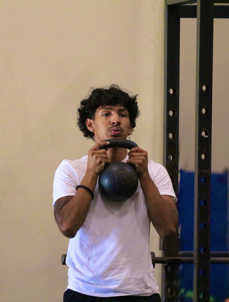 dbu_dre's tweet photo. Locked in. 🔒@ReedleyCFB 📸:@zodiee17 https://t.co/gejsXvbH0A