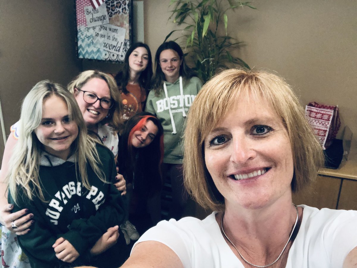 So much love for these girls  ⁦<a href="/ProctorSchool/">Christy Coloutti</a>⁩ #6thGradePromotion