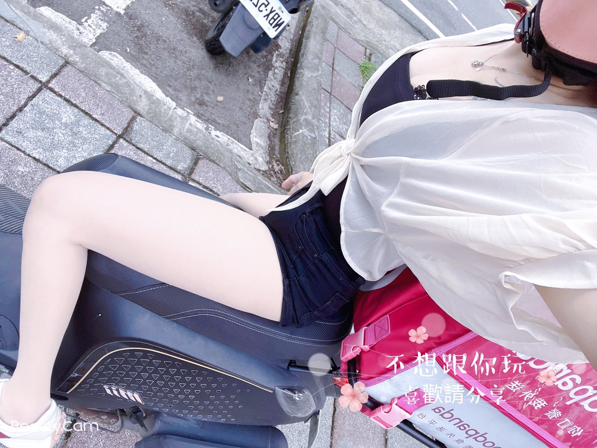 陪送，這樣外送你會給小費嗎？😋 https://t.co/Sa5ZsZkoGd