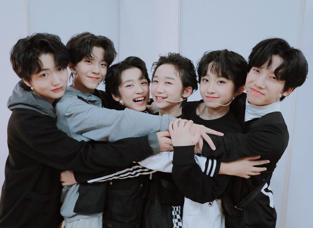 BOYSTORY_RSY's tweet photo. .
BOSS❤️BOY STORY FOREVER
#��节快乐 #bossboystory
#涵予 #梓豪 #鑫隆
#泽宇 #明睿 #书漾 https://t.co/eskIOaxZAu