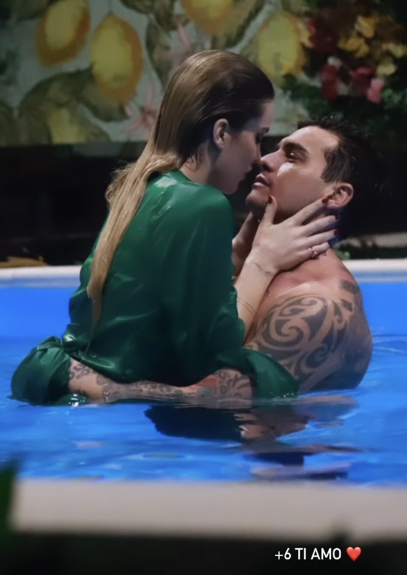 nicoleeeee_00's tweet photo. 6 mesi di amore vero
vi meritate questo e tanto altro
i più forti❤️‍🩹🧸

 ‘ti amo’

 #basciagoni https://t.co/yDmxVbMAhr