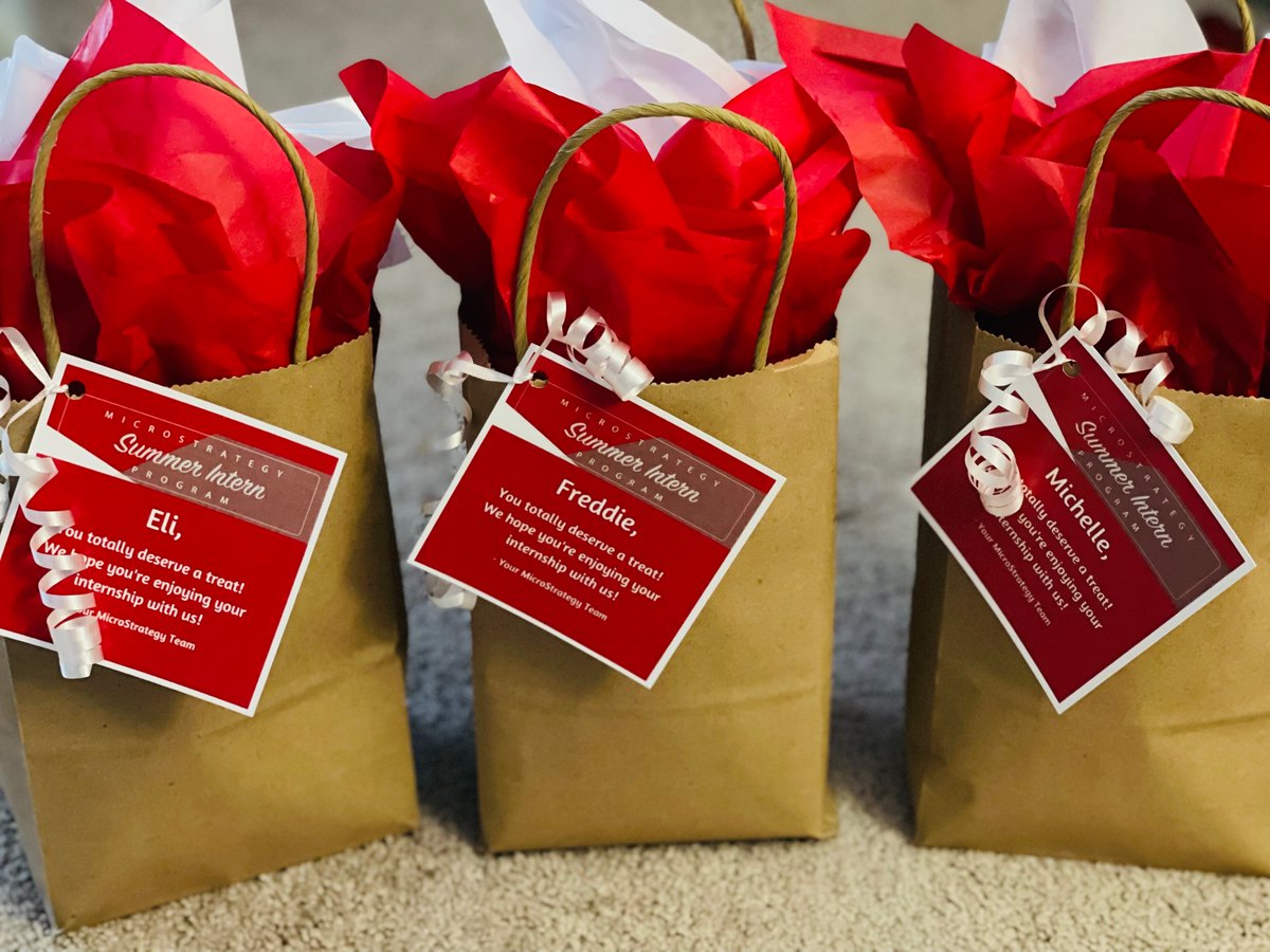 MicroStrategy's tweet photo. #NationalFudgeDay? Say less.
We take candy vibes very seriously and just HAD to give our new interns their fave candy in their welcome bags for #MSTROfficeDay.
Interested in top-level candy perks? Check out careers to find out more! https://t.co/CPKs2B3VTU
#MicroStrategists https://t.co/Sa6eQNo9fR