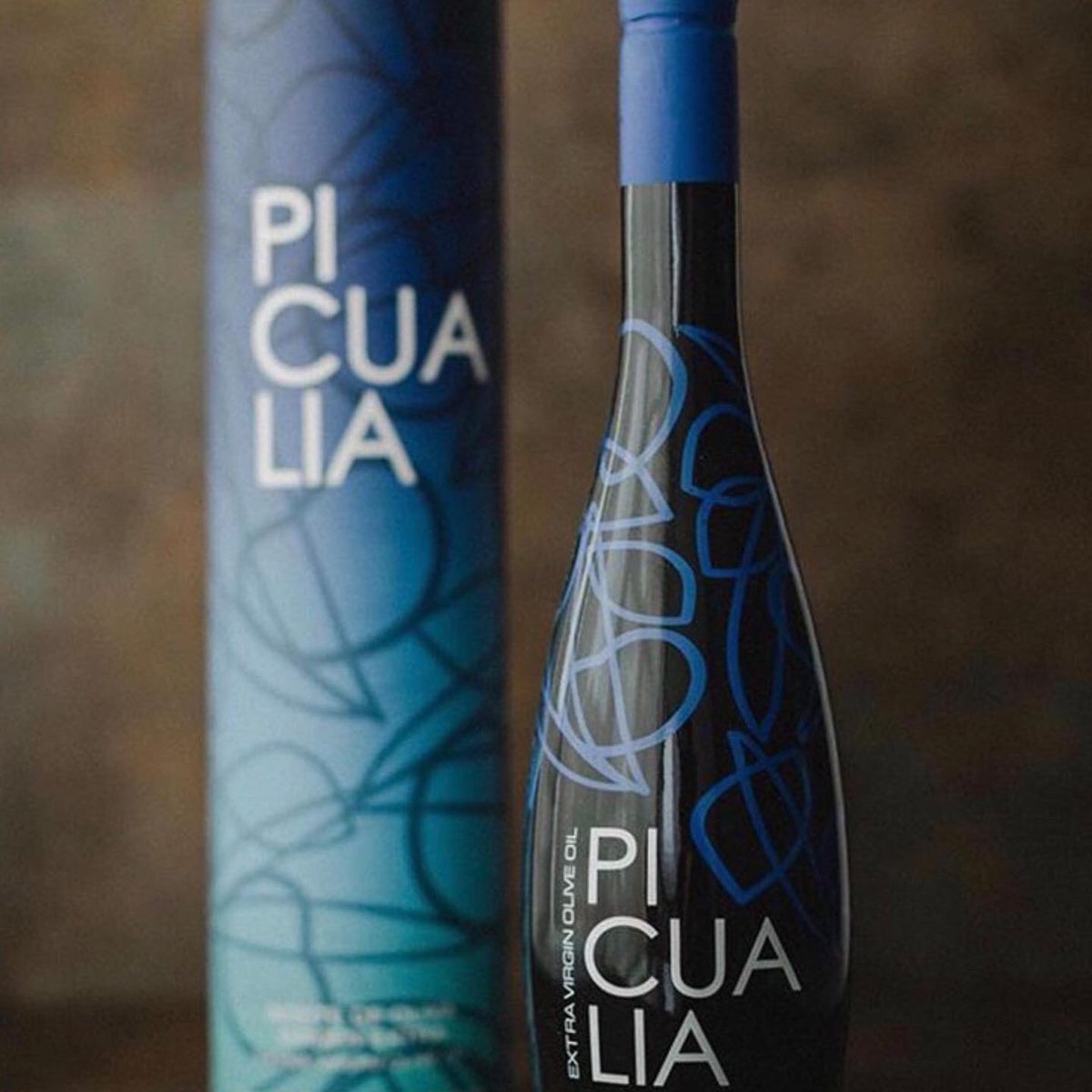 sommeliertjt's tweet photo. Absolutely delighted to be supplying the legendary Cunard cruise liners; Queen Elizabeth.Queen Victoria.Queen Mary and the soon to be launched Queen Anne with Picualia’s sublime, Exclusive Reserve #evoo #chefs #cruise #cunard onwards and upwards for #picualia 💙 https://t.co/sT1Bi8ku3T