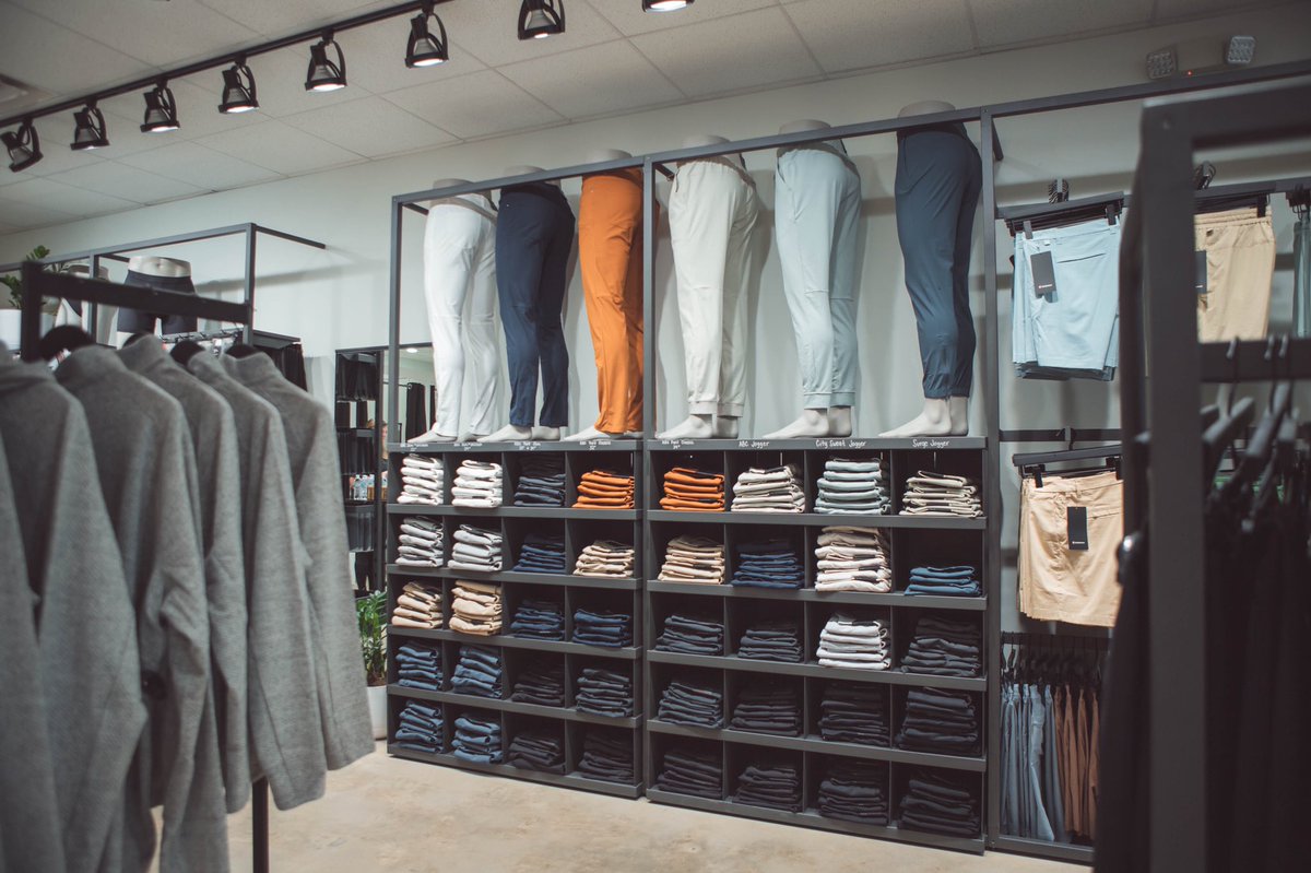 PeacockOTG's tweet photo. Work 📸 for @lululemon ; Athens, GA Grand Opening. 
Dream come true, excited for the future. 
📈📈 https://t.co/MwO5WfAuYK