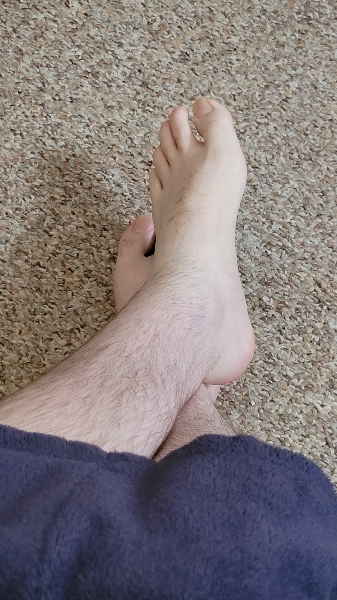 3 pic. Feet size 13W

#feet #manfeet #gayfeet #footfet?sh https://t.co/q6TBlMBa1D