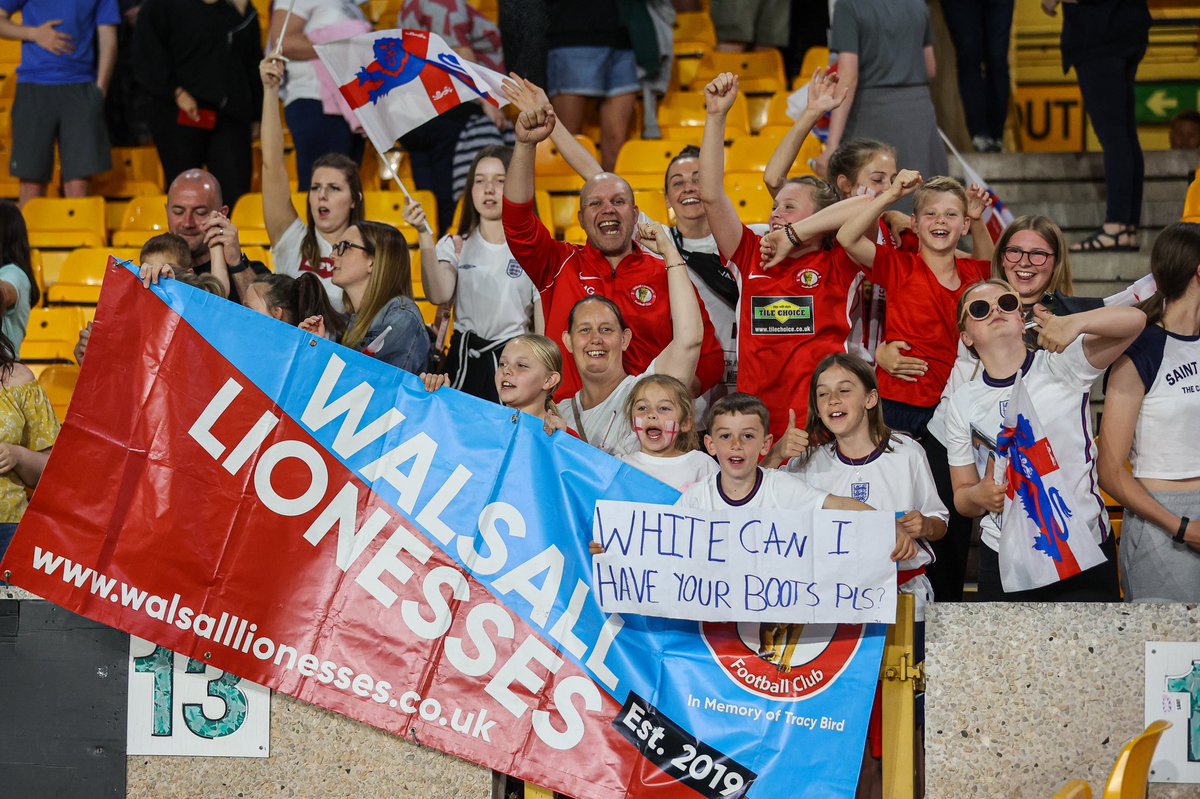 It’s fair to say the atmosphere was amazing tonight the fans did the <a href="/Lionesses/">Lionesses</a> proud #Lionesses #ENGBEL