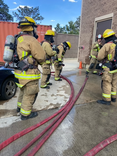 efr_co's tweet photo. The EFR Academy is in full swing of firefighter 1 operations! Our new academy consists of training 3 nights a week & all day Saturday and Sunday to practice skills to better serve our community. #JoinEFR #AlwaysTraining #volunteerfirefighter #commitmenttoourcommunity https://t.co/hAzDOEGzGl